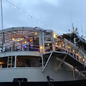 2* Bateau-hôtel Loginn